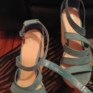Wedge sandals